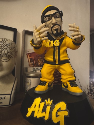 Ali model figurine pla - ali,